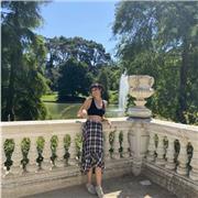 Doy clases particulares de inglés a personas de todas las edades. Tengo el certificado Cambridge C2